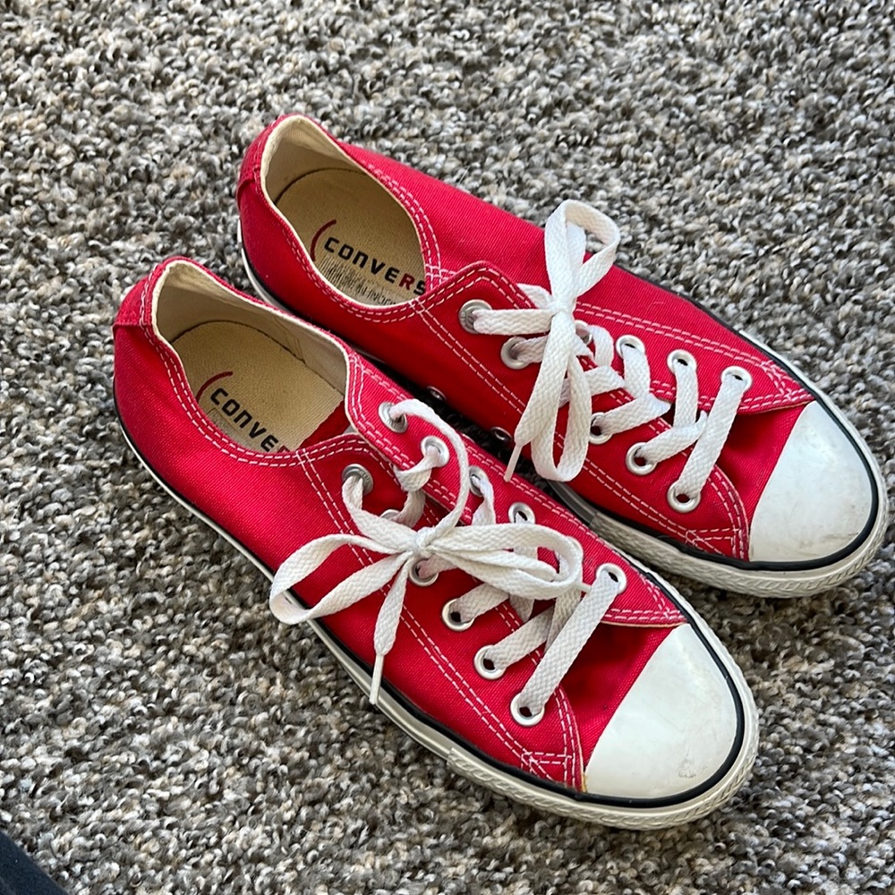 Red Converse women’s 7